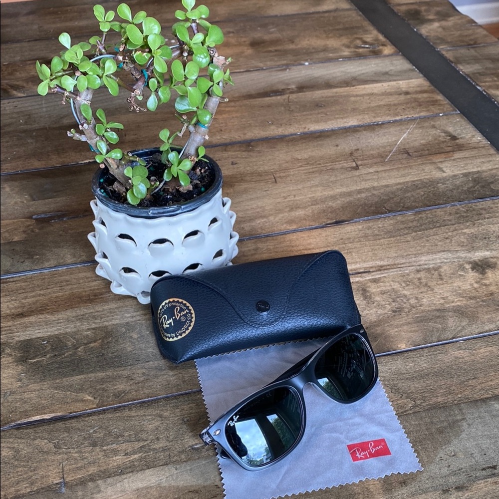 Ray-Ban Black and Clear New Wayfarer Unisex Sunglasses